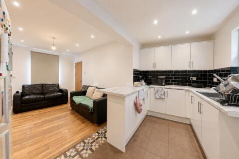 Kitchen/Lounge.3