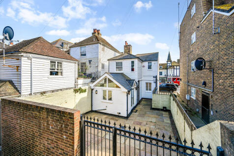 Rear paved garden