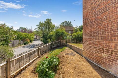 46 The Camelias, Banbury-13.jpg