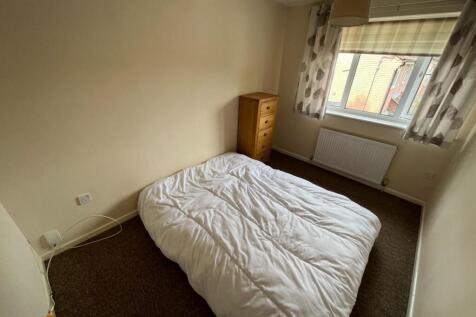 28 herstone bedroom two.jpg