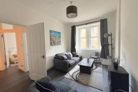 Lounge _-28---7 Watson Crescent