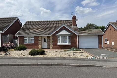 Twickenham Court Wollaston 2.jpg