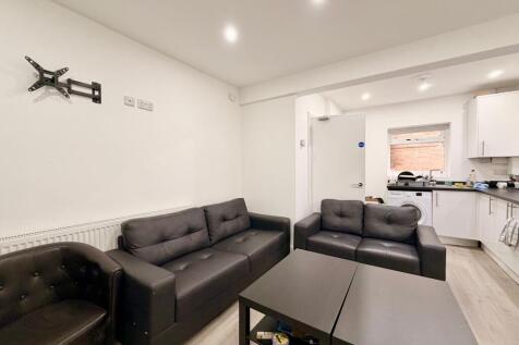 Rolleston Drive, Lenton photo 3