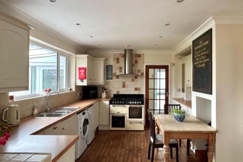 Kitchen/Breakfasting/Dining