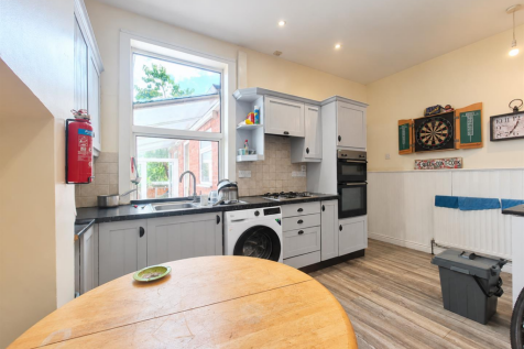 Kitchen  Lounge.png