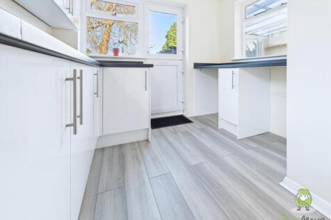 CAM01543G0-PR0168-STILL023