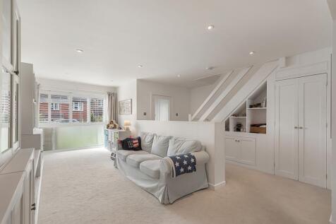 Hillview, London, SW20 photo 3