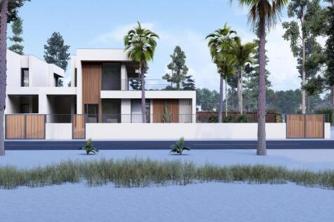 Modern 4-Bedroom Villa, Garden &amp; Pool, Aroeira