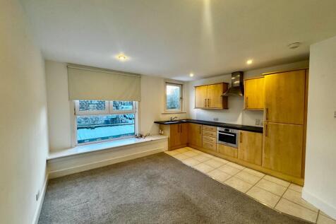 Kitchen / Lounge