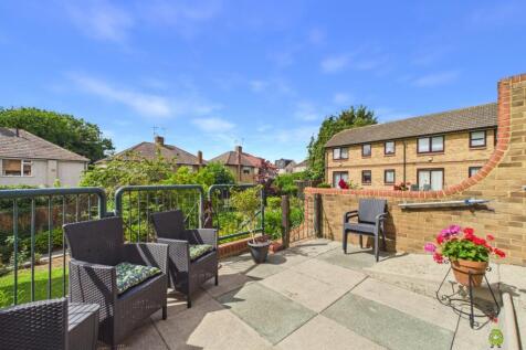 Presented by Nicoleta at EweMove Bexleyheath and D