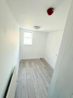 Tatton Road, Sale, M33 photo 3