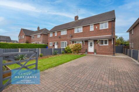 Beautiful Two Bedroom Semi Detached Property with