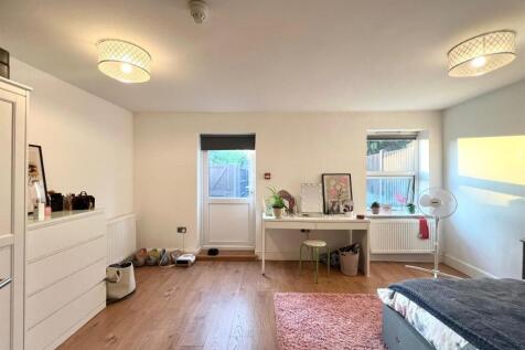 WhatsApp Image 2025-04-29 at 14.30.08 (1).jpeg