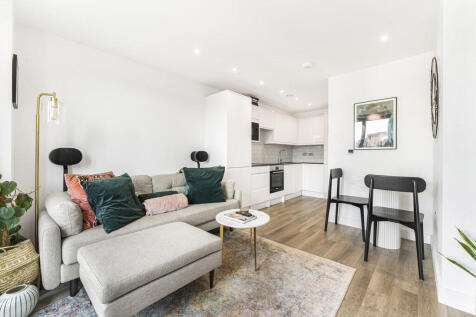 Reception/Kitchen
