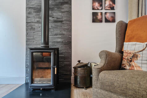 1329829-18-6887a8...