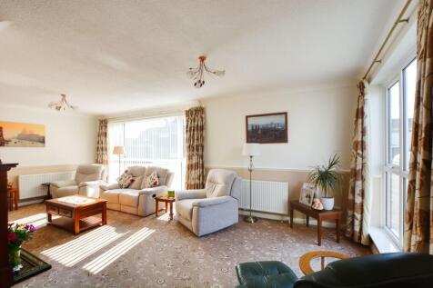 L- Shaped Lounge Diner