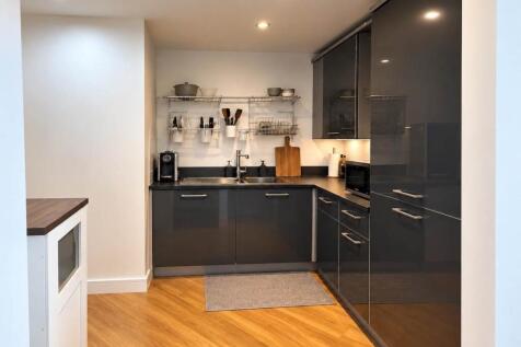 Invito House, Bramley Crescent, Gants Hill photo 3