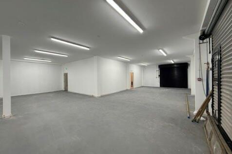 113 London Road interior warehouse 3.jpg