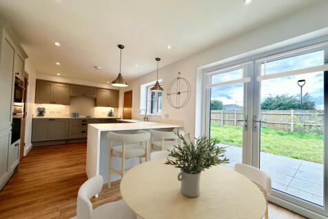 Staged Image Kitc...