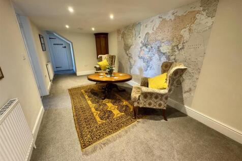 Landing/Sitting Area