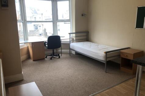 Studio flat on Bowden Hall, Plymouth, £650/mo
