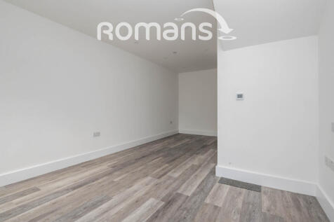 Lyon Way, Frimley, Camberley, GU16 photo 3