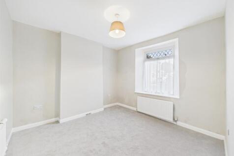 4 - 2 bedroom end-terraced house.jpg