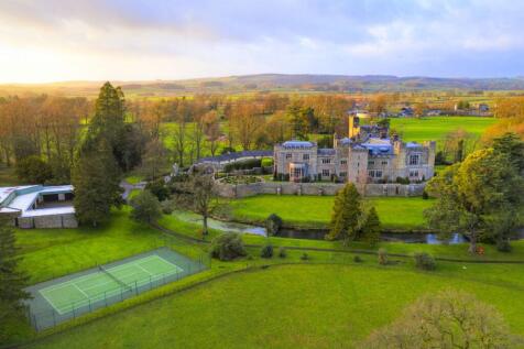 Thurland Castle
