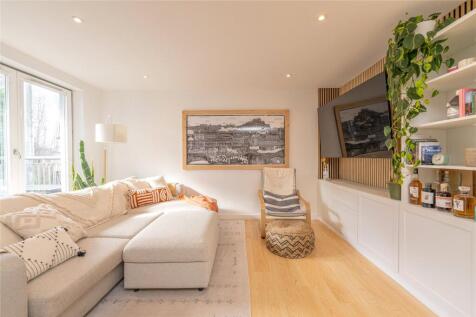 Lounge/Kitchen