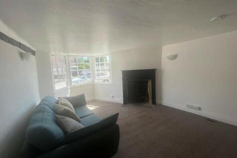 High Street, MK44 photo 3