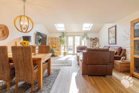 Open-Plan Lounge / Kitchen / Diner