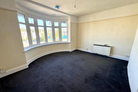Top floor flat, 27B York avenue, East Cowes, Isle of wight photo 3