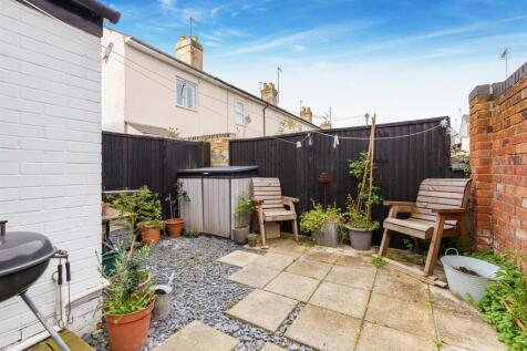 64 Winstonian Rd-17.jpg