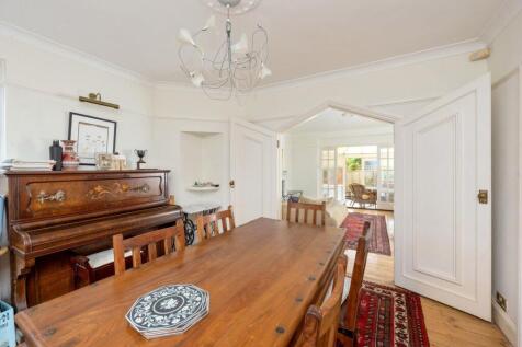 Cranmer Avenue 6 DINING TO LOUNGE.jpeg