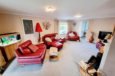 Sitting room 1.jpg