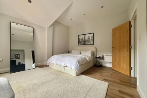 1-bed flat on 3 Angel Lane, Tonbridge, TN9, £1,200/mo
