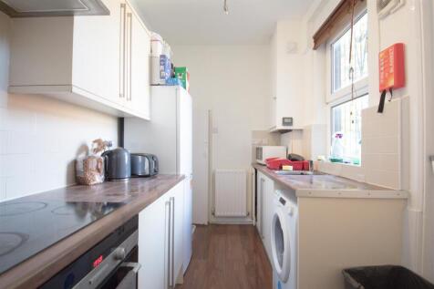 Regent Terrace, Hyde Park, Leeds, West Yorkshire, LS6 photo 4