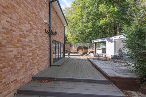 19 - 10 Bradfield...