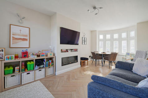 Open Plan Living / Dining