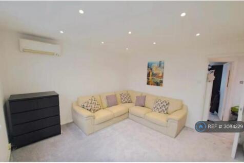 Greyhound Road, Fulham, W6 photo 3