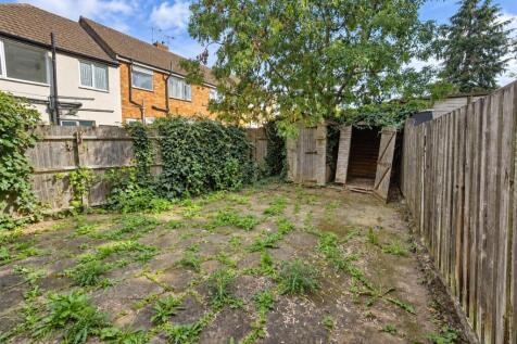 Sunbury Road, Stone House Estate - Rear Gardne