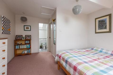 Westgate 25 Bedroom 4-2.jpg