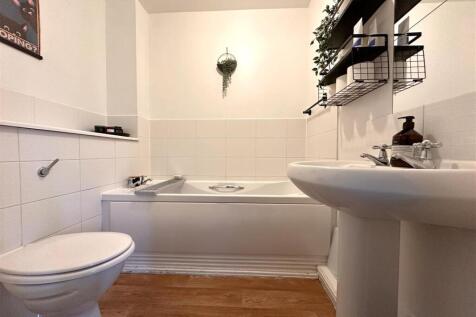 Bathroom 611