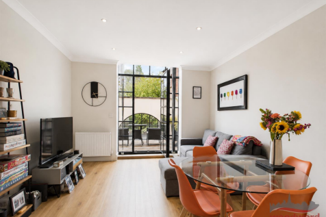Living Room/Kitchen