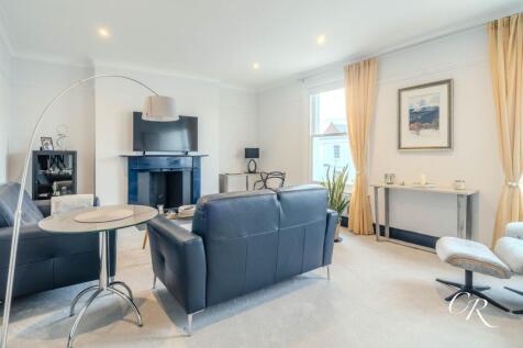 Sitting Room / Bedroom