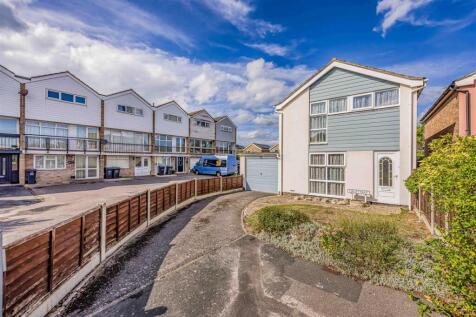 35 Sidlesham Close, Hayling Island-Small-PorticoMa
