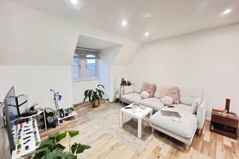Anglian Close, Watford, Hertfordshire, WD24 photo 2