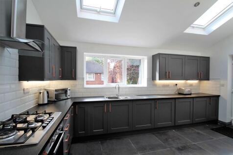 6-bed house on Harlaxton Drive, Nottingham, NG7, £4,589/mo