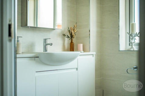 6c16a70c-3074-43a...