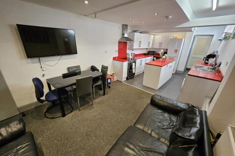 7-bed house on Hubert Road, Selly Oak, West Midlands, B29, £3,498/mo